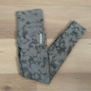 ❌SOLD❌ LIKE NEW Gymshark Adapt Camo Seamless Green XS